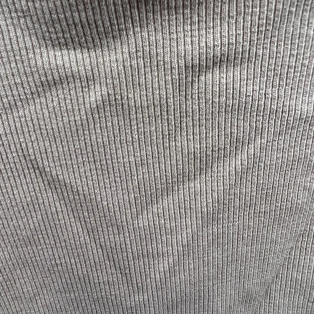 H&M Basic Tank - Picture 3 of 3